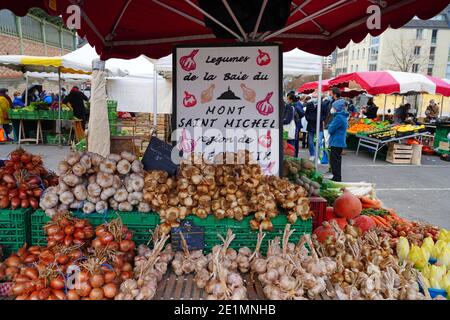 RENNES, Frankreich-28 Dez 2019 - im Jahre 1622 gegründet, ist die Marche des Lices, einen wöchentlichen Bauernmarkt in der Bretagne Hauptstadt, ist der drittgrößte Markt in Fr Stockfoto