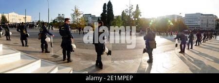 Griechenland Athen Athen Athen Polizei Bewachung Demonstration Stockfoto