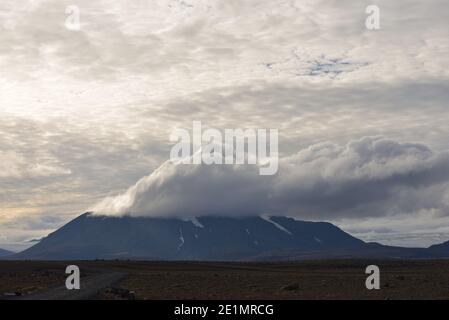 Berg in den Wolken in der Kerlingarfjöll Region in Island Stockfoto