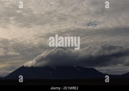 Berg in den Wolken in der Kerlingarfjöll Region in Island Stockfoto