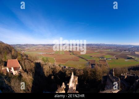 Blick von der Burgruine Schaunberg im Stadtteil Hartkirchen Oberösterreich Stockfoto