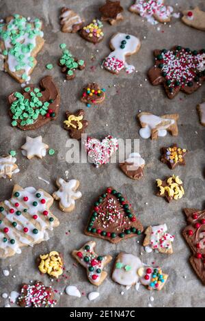 Magdeburg, Deutschland. Dezember 2020. Hausgemachte Weihnachtsplätzchen. Quelle: Stephan Schulz/dpa-Zentralbild/ZB/dpa/Alamy Live News Stockfoto