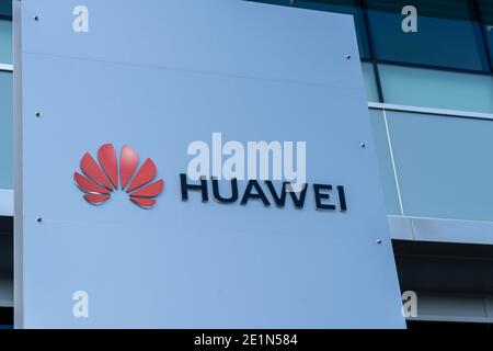 kitchener waterloo, ON, Kanada - 17. Oktober 2020: Das Huawei-Firmenzeichen wird in kitchener waterloo, Ontario, Kanada, gesehen. Stockfoto