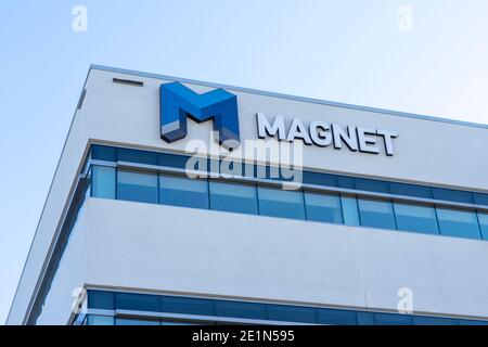 Waterloo, ON, Kanada - 17. Oktober 2020: Magnetschild in Waterloo, ON, Kanada Stockfoto