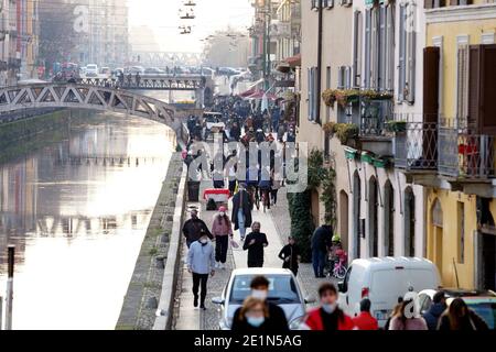 Mailand, Italien. Januar 2021. Mailand gelbe Zone covid-19 - Menschen in den Clubs und rund um das Nachtleben / Aperitifs - naviglio grande und Dock-Bereich nur redaktionelle Verwendung Kredit: Unabhängige Fotoagentur/Alamy Live News Stockfoto