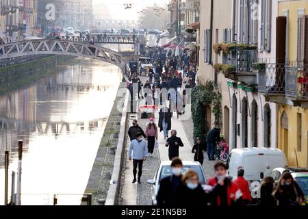 Mailand, Italien. Januar 2021. Mailand gelbe Zone covid-19 - Menschen in den Clubs und rund um das Nachtleben / Aperitifs - naviglio grande und Dock-Bereich nur redaktionelle Verwendung Kredit: Unabhängige Fotoagentur/Alamy Live News Stockfoto