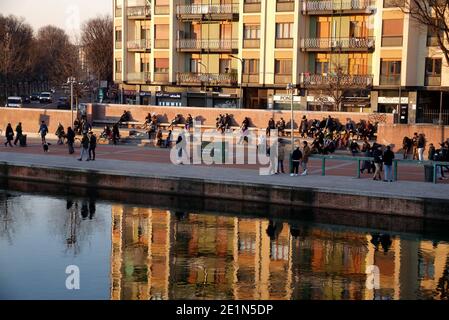 Mailand, Italien. Januar 2021. Mailand gelbe Zone covid-19 - Menschen in den Clubs und rund um das Nachtleben / Aperitifs - naviglio grande und Dock-Bereich nur redaktionelle Verwendung Kredit: Unabhängige Fotoagentur/Alamy Live News Stockfoto