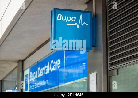 London-: BUPA Dental Care Zweigniederlassung - eine internationale Versicherungs- und Gesundheitsgruppe Stockfoto