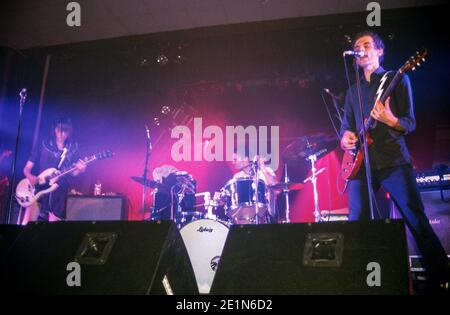 Blonde Redhead Auftritt auf allen Tomorrows Parteien A.T.P 20th April 2002, Rye, West Sussex, England, Vereinigtes Königreich. Stockfoto