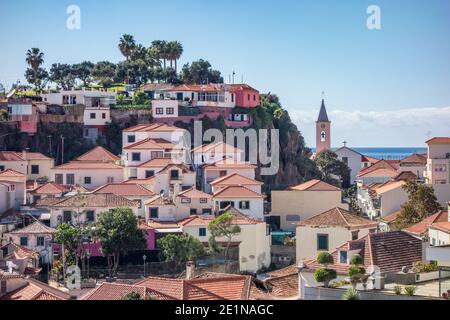 Funchal, Hauptstadt von Madeira, autonome Region von Portugal, grenzt an den Atlantischen Ozean, berühmt für Kunst der offenen Türen Projekt in der Rua de Santa Maria Stockfoto