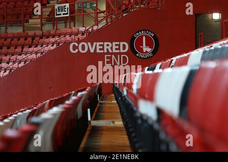 London, Großbritannien. Januar 2021. General View of the covered end sign at the Valley before the Sky Bet League 1 match at the Valley, London Picture by Ben Peters/Focus Images/Sipa USA 08/01/2021 Credit: SIPA USA/Alamy Live News Stockfoto