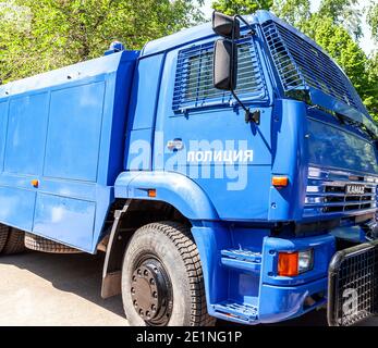 Samara, Russland - 28. Mai 2016: Russische Polizei schweren LKW Kamaz Demonstrationen zu zerstreuen Stockfoto