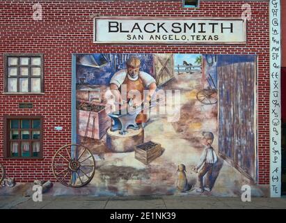 Schmied Wandbild in Oakes Street in Concho Avenue Historic District in San Angelo, Texas, USA Stockfoto