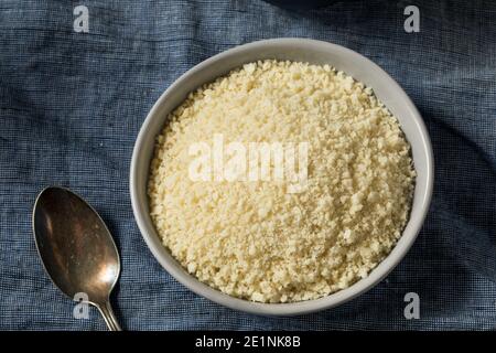 Hausgemachte Panko-Semmelbrösel in einer Schüssel Stockfoto