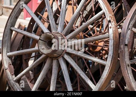 Alte Wagenräder in Silverton, Colorado, USA Stockfoto