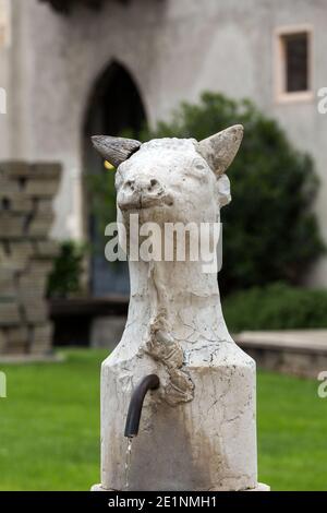 VERONA, ITALIEN - 1. MAI 2016: Statue im Castelvecchio Museum. Verona, Italien Stockfoto