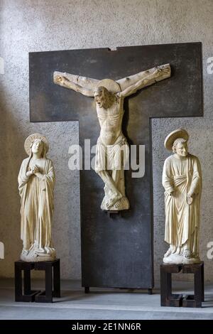 Castelvecchio Museum. Verona, Italien. Gekreuzigt, die Maria und der heilige Johannes aus der Kirche von San Giacomo di Tomba Stockfoto