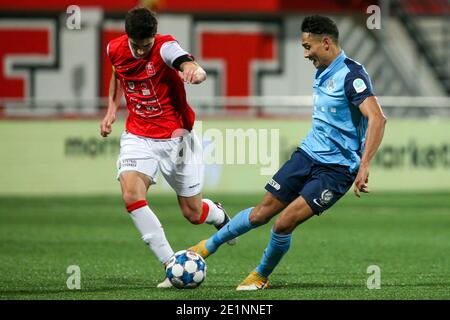 MAASTRICHT, NIEDERLANDE - 8. JANUAR: Luc Mares von MVV, Raymond Huizing von Jong FC Utrecht während des niederländischen Keukenkampioendivisie-Spiels zwischen MVV und FC Utrecht U23 in De Geusselt am 8. Januar 2021 in Maastricht, Niederlande (Foto: Perry vd Leuvert/BSR AgencyOrange BilderAlamy Live News) Stockfoto