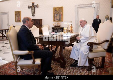 Rom, Italien. 08. Jan, 2021. january 8, 2021 : Papst Franziskus empfing in privater Audienz Nicola Zingaretti im vatikan Kredit: Unabhängige Fotoagentur/Alamy Live News Stockfoto