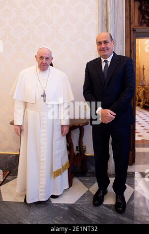 Rom, Italien. 08. Jan, 2021. january 8, 2021 : Papst Franziskus empfing in privater Audienz Nicola Zingaretti im vatikan Kredit: Unabhängige Fotoagentur/Alamy Live News Stockfoto