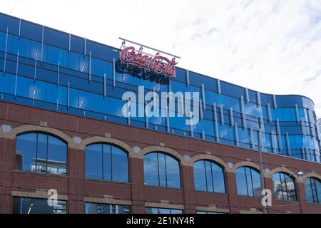 Das Coca-Cola-Schild befindet sich am Hauptsitz von Coca-Cola Canada in Toronto. Stockfoto