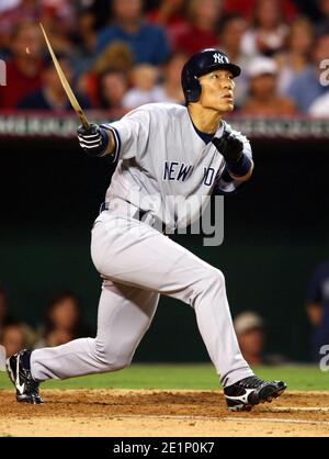 Hideki Matsui der New York Yankees zerbricht Fledermäuse während 8-6 Verlust der Los Angeles Angels von Anaheim am Angel Stadium in Anaheim, Kalifornien am Samstag Stockfoto