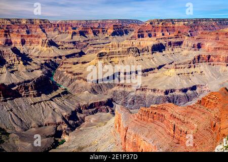 Idyllische Aufnahme des Grand Canyon entlang der Hermit Road an sonnigen Tagen, Grand Canyon National Park, Arizona, USA Stockfoto