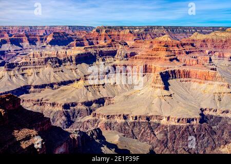 Idyllische Aufnahme des Grand Canyon entlang der Hermit Road an sonnigen Tagen, Grand Canyon National Park, Arizona, USA Stockfoto