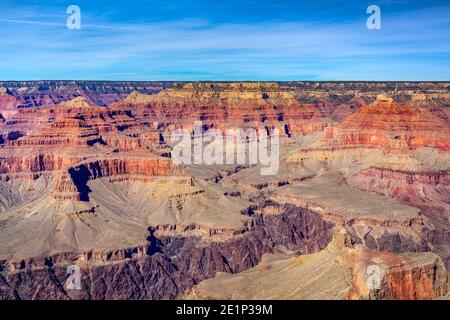 Idyllische Aufnahme des Grand Canyon entlang der Hermit Road an sonnigen Tagen, Grand Canyon National Park, Arizona, USA Stockfoto