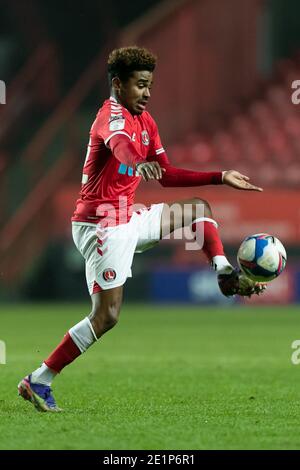 LONDON, ENGLAND. 8. JANUAR Ian Maatsen von Charlton Athletic kontrolliert den Ball während des Sky Bet League 1-Spiels zwischen Charlton Athletic und Accrington Stanley am Freitag, den 8. Januar 2021 im The Valley, London. (Kredit: Juan Gasparini - MI News) Kredit: MI Nachrichten & Sport /Alamy Live Nachrichten Stockfoto