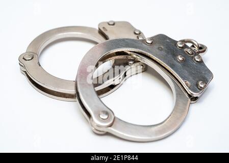 Ukraine. Januar 2021. In diesem Foto Abbildungen sind Handschellen zu sehen. Kredit: SOPA Images Limited/Alamy Live Nachrichten Stockfoto