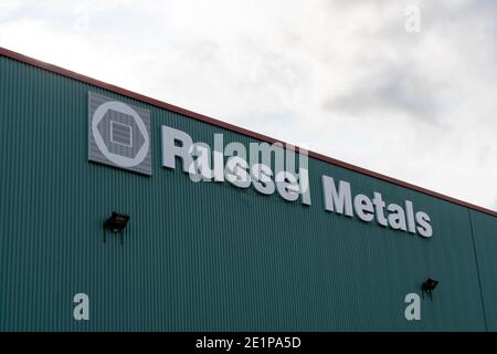 Cambridge, Ontario, Kanada - 27. September 2020: Russel Metals wird in Cambridge, Ontario, Kanada, angezeigt. Stockfoto