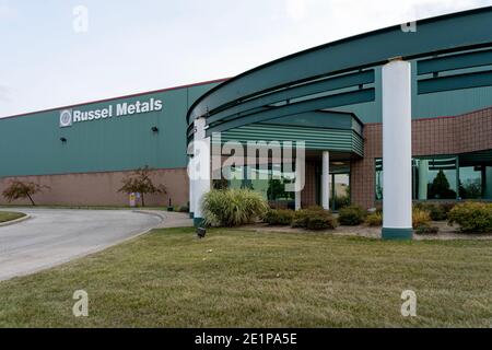 Cambridge, Ontario, Kanada - 27. September 2020: Das Russel Metals-Gebäude wird in Cambridge, Ontario, Kanada, errichtet. Stockfoto