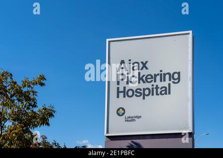 Ajax, ON, Kanada - 20. September 2020: Ajax Pickering Hospital Schild ist in Ajax, ON, Kanada zu sehen. Stockfoto