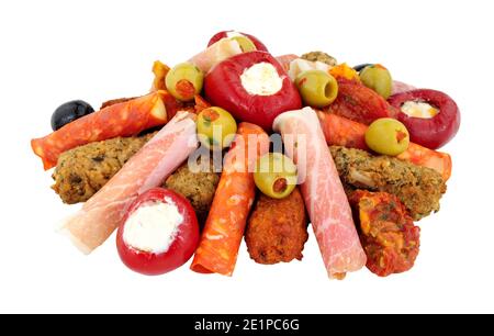 Gruppe von herzhaften Vorspeise Snacks einschließlich gefüllte Oliven, Lamm und Huhn Koftas und Rollitos isoliert auf weißem Hintergrund Stockfoto