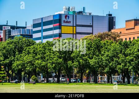 Melbourne, Australien. Januar 2021. Blick vom Fawkner Park auf das Baker IDI-Gebäude.Medizinisches Forschungsgebiet am Alfred-Krankenhaus, mit medizinischen Forschungseinrichtungen des Baker IDI (Heart and Diabetes Institute), einer der ältesten medizinischen Forschungsorganisationen Australiens. Kredit: SOPA Images Limited/Alamy Live Nachrichten Stockfoto