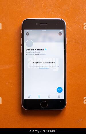 US-Präsident Donald Trump wurde dauerhaft von Twitter suspendiert Stockfoto