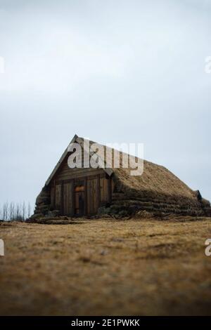 Traditionelle wikinger-Ära Commonwealth Bauernhof Rasen Moos Haus Throdveldisbaer Pjodveldisbear Pjodveldisbaerinn Stong in Thjorsardalur Pjorsardalur Arnessys Stockfoto