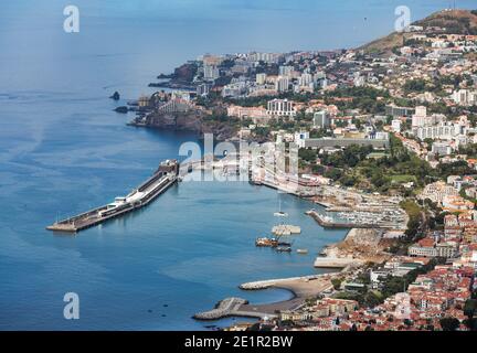 Blick auf den Hafen von Funchal, der Hauptstadt Portugals madeira Stockfoto