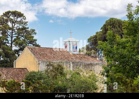 Kleine Kapelle in der Nähe der Palheiro Gärten auf Madeira Stockfoto