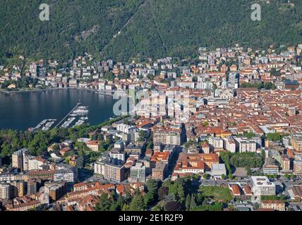 Como - die Stadt und der Comer See unter den alpen. Stockfoto