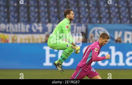 Gelsenkirchen, Deutschland. 09. Jan 2021. firo: 09.01.2021 Fußball: 1. Bundesliga, Saison 2020/21 FC Schalke 04 - TSG Hoffenheim Oliver Baumann, Gesamtfigur Credit: Jürgen Fromme/firoportsphoto/Pool zur weltweiten Nutzung/dpa/Alamy Live News Stockfoto