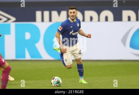 Gelsenkirchen, Deutschland. 09. Jan, 2021. firo: 09.01.2021 Fußball: 1. Bundesliga, Saison 2020/21 FC Schalke 04 - TSG Hoffenheim Sead Kolasinac, Einzelaktion Credit: Jürgen Fromme/firoportsphoto/Pool zur Nutzung weltweit/dpa/Alamy Live News Stockfoto