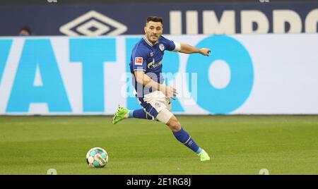 Gelsenkirchen, Deutschland. 09. Jan, 2021. firo: 09.01.2021 Fußball: 1. Bundesliga, Saison 2020/21 FC Schalke 04 - TSG Hoffenheim Sead Kolasinac, Einzelaktion Credit: Jürgen Fromme/firoportsphoto/Pool zur Nutzung weltweit/dpa/Alamy Live News Stockfoto