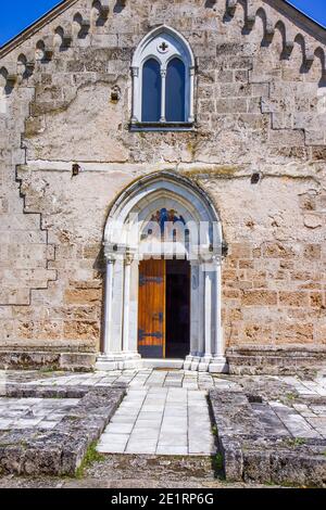 Altes mittelalterliches Kloster Gradac in Serbien Stockfoto