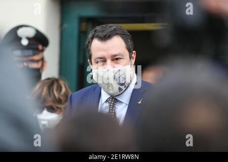 Palermo, Italien. Januar 2021. Palermo, Matteo Salvini bei der Open-Arms-Prozess im Bunkerraum des Gerichts von Palermo, auf dem Foto: Matteo Salvini mit der Rechtsanwältin Giulia Bongiorno nach der Anhörung für die Voruntersuchung für den Open-Arms-Prozess. Kredit: Unabhängige Fotoagentur/Alamy Live Nachrichten Stockfoto