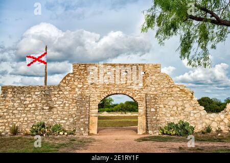 Tor bei Presidio von San Saba, spanische Kolonialfestung, est. 1757, rekonstruiert 2011, bei Menard, Edwards Plateau, Texas, USA Stockfoto