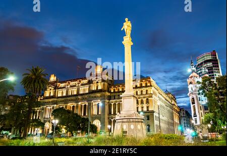 Denkmal für Juan Lavalle und Justizpalast in Buenos Aires, Argentinien Stockfoto