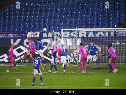 Gelsenkirchen, Deutschland. 09. Jan 2021. firo: 09.01.2021 Fußball: 1. Bundesliga, Saison 2020/21 FC Schalke 04 - TSG Hoffenheim Ralf Fahrmann, Parade Credit: FrankPeters/Witters/Pool/via firoportsphoto zur Verwendung weltweit/dpa/Alamy Live News Stockfoto