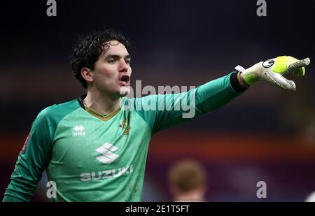 Milton Keynes Dons Torwart Lee Nicholls während des Emirates FA Cup dritten Runde Spiel in Turf Moor, Burnley. Stockfoto